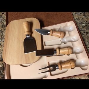 Home Interiors Cheeses Artisan Board with utensil in case